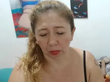 Valentina-mature  live sex cam