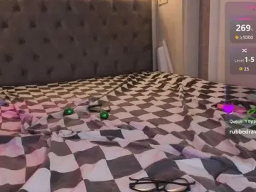Vivi-Squirrel  live sex cam