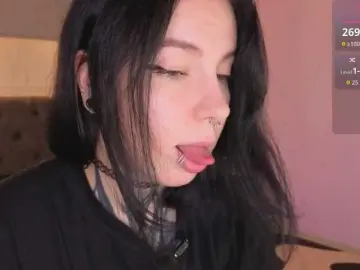 Vivi-Squirrel  live sex cam