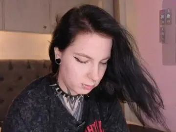 Vivi-Squirrel  live sex cam