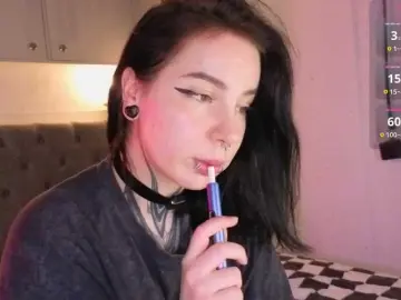 Vivi-Squirrel  live sex cam