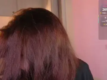Vivi-Squirrel  live sex cam