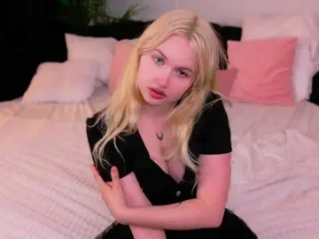 LillyEyess  live sex cam