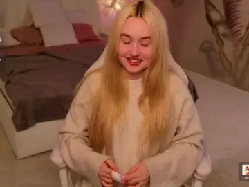 LillyEyess  live sex cam