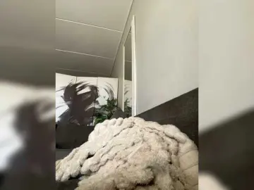 TheLittleGina  live sex cam