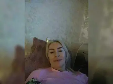 White00Pearl  live sex cam