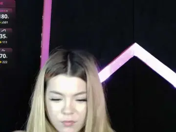Breezelle  live sex cam