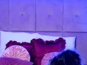 NicoleBondd  live sex cam