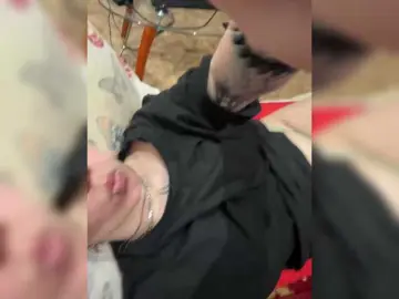 Arlekinotwwit  live sex cam