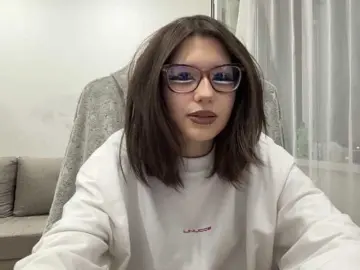 DaisyLolik  live sex cam