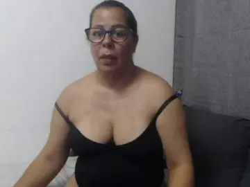 Diamonddesiree  live sex cam