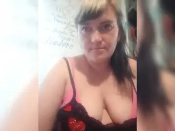 HollyLaBerry  live sex cam