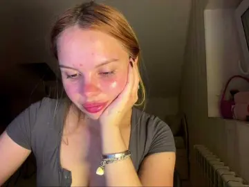 HoneyAmberi  live sex cam