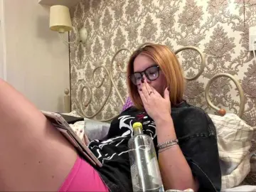 HoneyAmberi  live sex cam