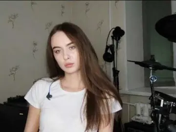 LeanaLomino  live sex cam