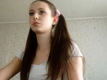 LeanaLomino  live sex cam