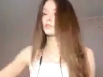 LeanaLomino  live sex cam