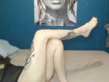 NADINNNE  live sex cam