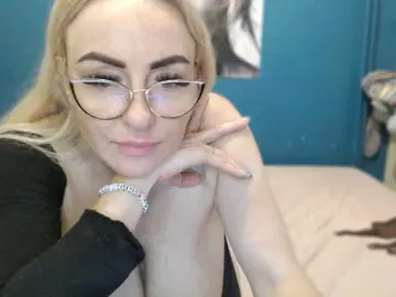 NADINNNE  live sex cam