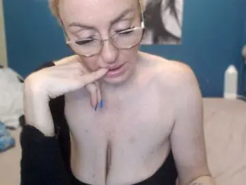 NADINNNE  live sex cam