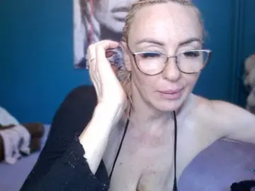 NADINNNE  live sex cam