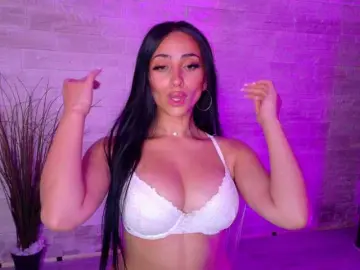 Cupcake-Izzy  live sex cam