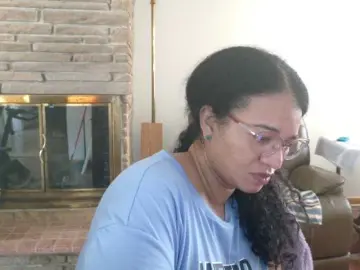 Moranguh  live sex cam