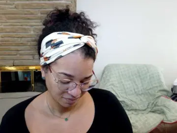 Moranguh  live sex cam