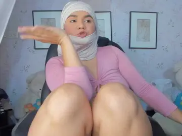 Aprile  live sex cam