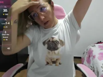 Chrystal85  live sex cam