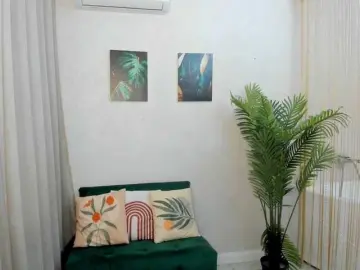 HoneyGlow  live sex cam