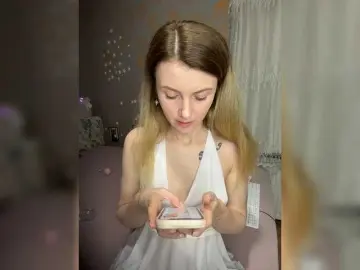 KristinaMoonx  live sex cam