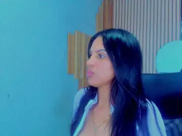LeslieLux  live sex cam