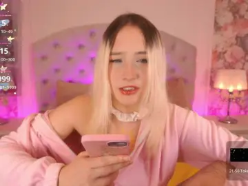 LilElfie  live sex cam