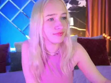 LilElfie  live sex cam