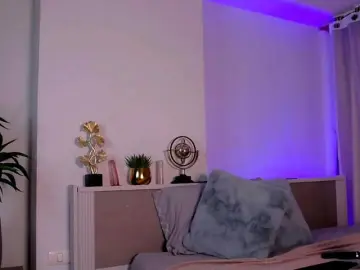 MinaGlow  live sex cam