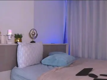 MinaGlow  live sex cam