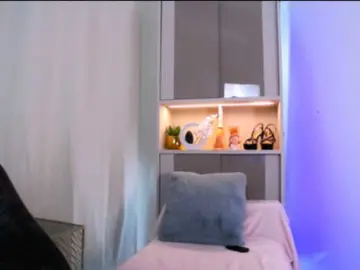MinaGlow  live sex cam