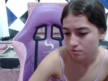 Scarleth18  live sex cam