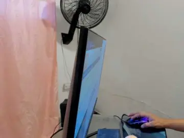 Scarleth18  live sex cam