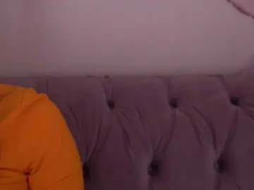 IceDanielles  live sex cam