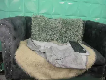 IsaWilliams  live sex cam