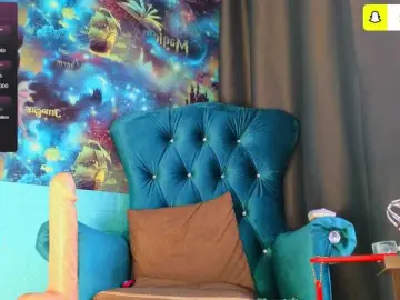 Mistress-Gwen  live sex cam