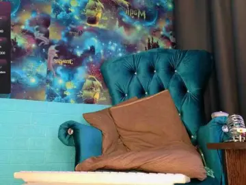 Mistress-Gwen  live sex cam