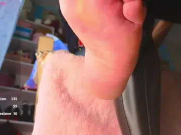 Mistress-Gwen  live sex cam