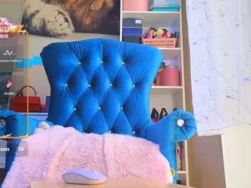 Mistress-Gwen  live sex cam