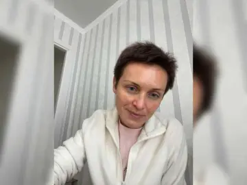 Naturalprettybaddie  live sex cam