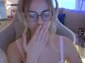 -Light-Fury-  live sex cam