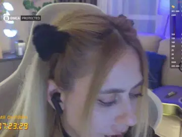 -Light-Fury-  live sex cam