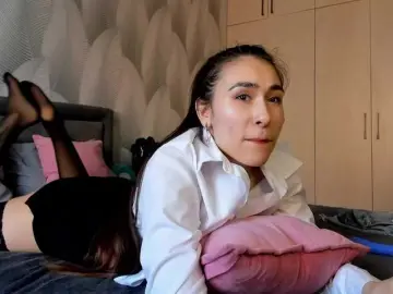 Bambiiiii  live sex cam